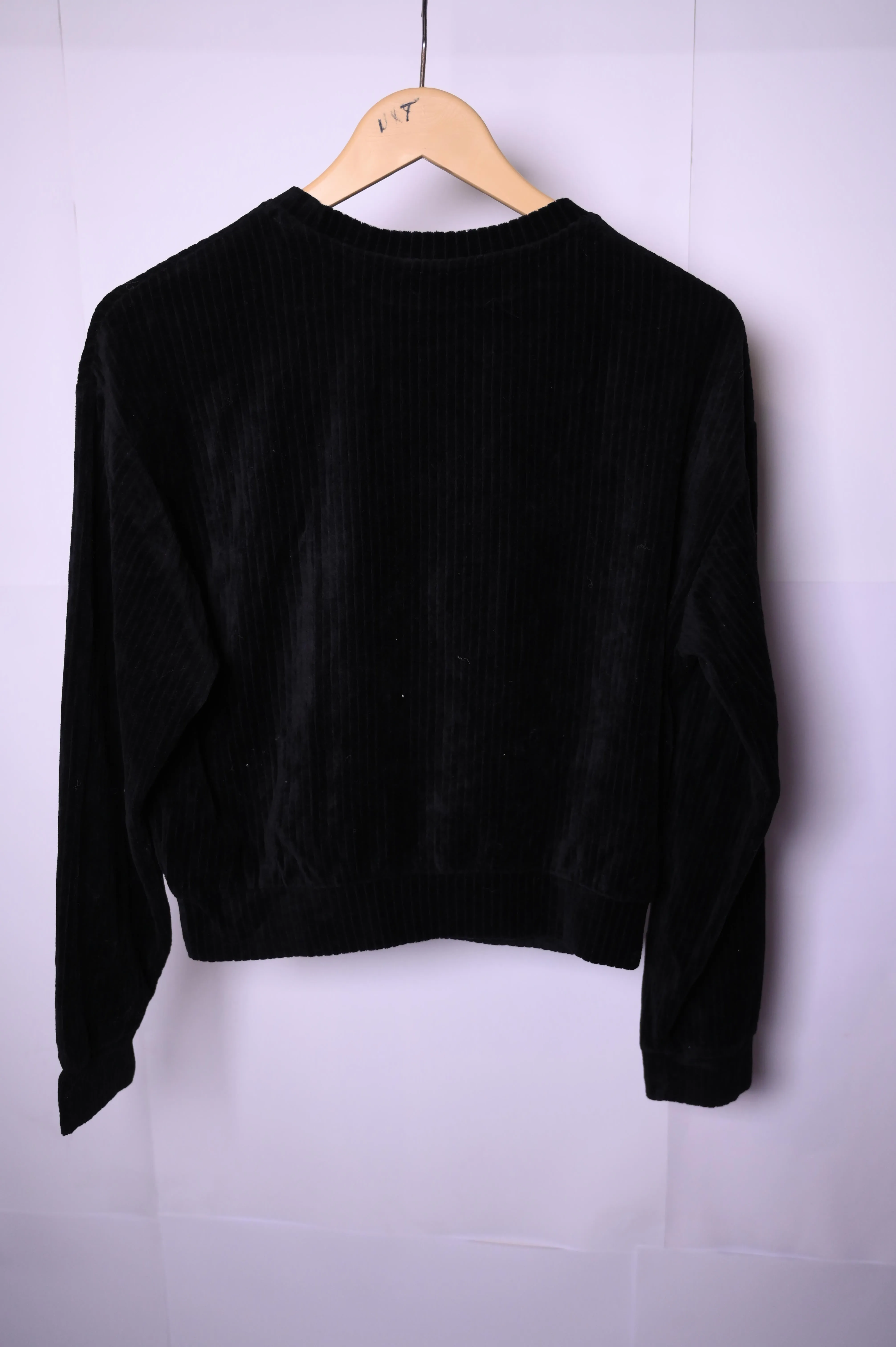 H&M Black Sweatshirt - Small