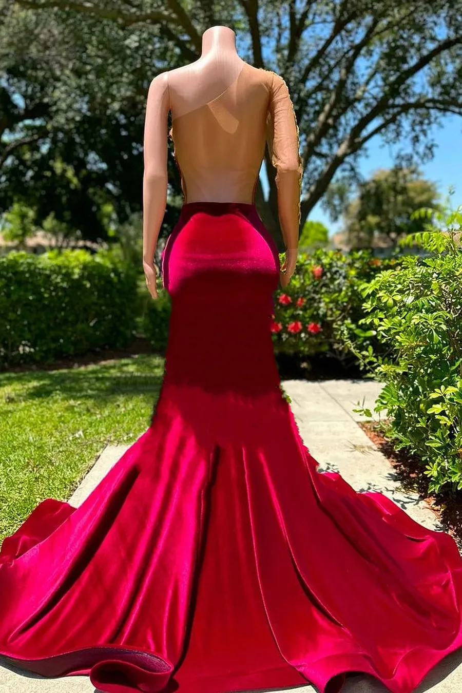 Long sleeves One shoulder Gold Appliques Burgundy Prom Dresses