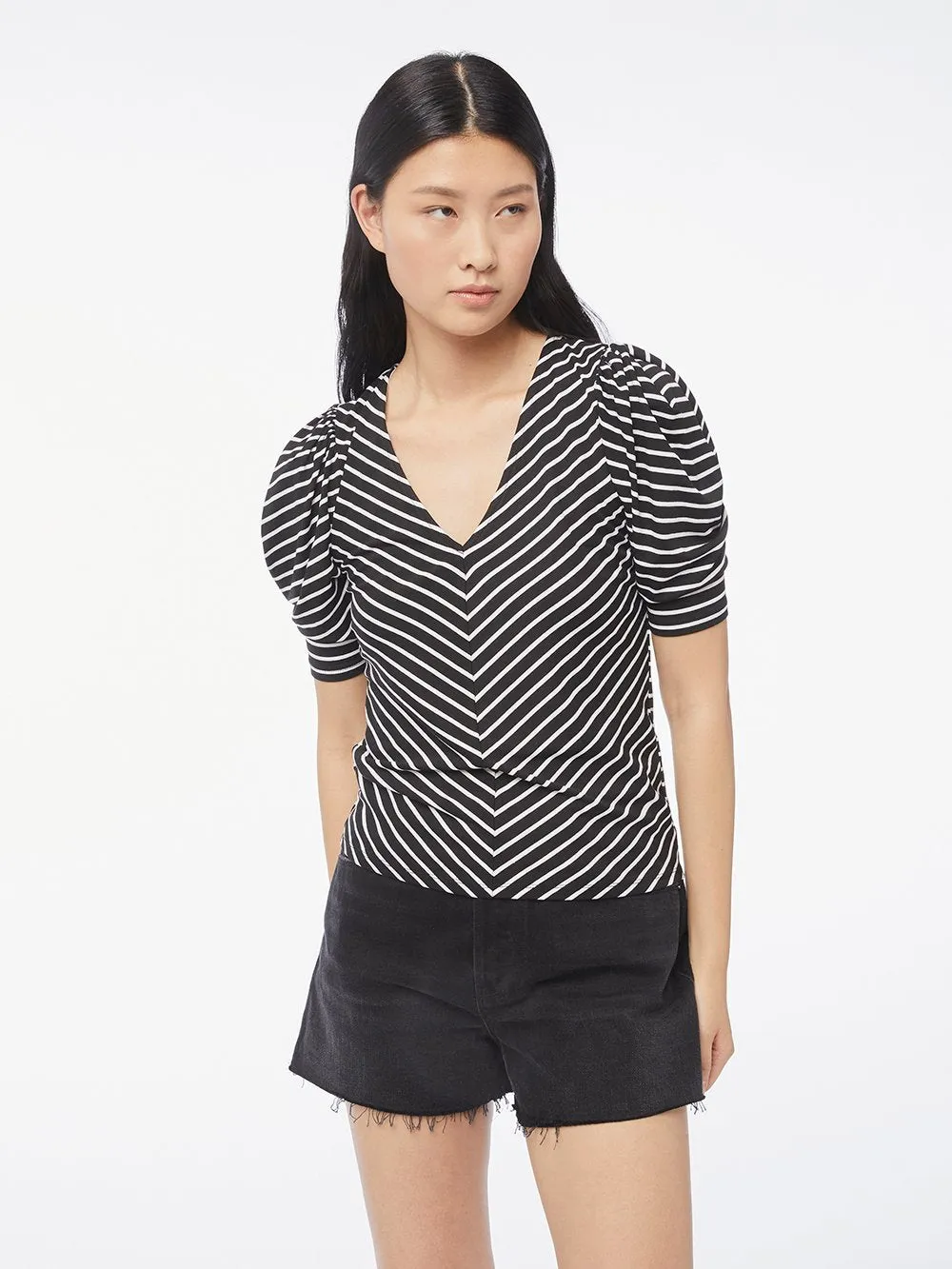 Shirred V Short Sleeve Top -- Noir Multi