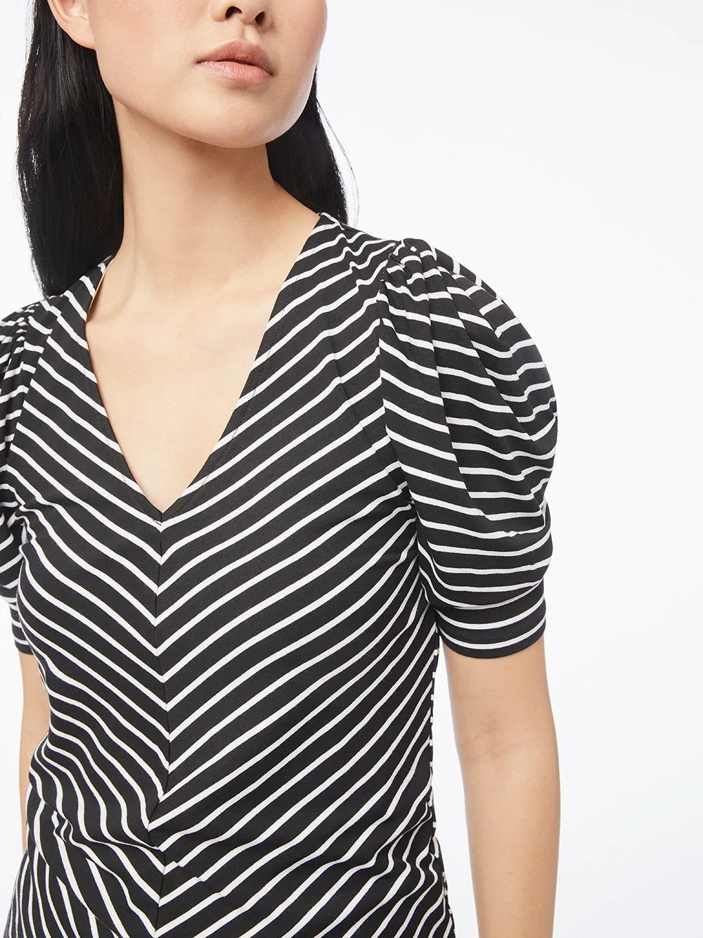 Shirred V Short Sleeve Top -- Noir Multi