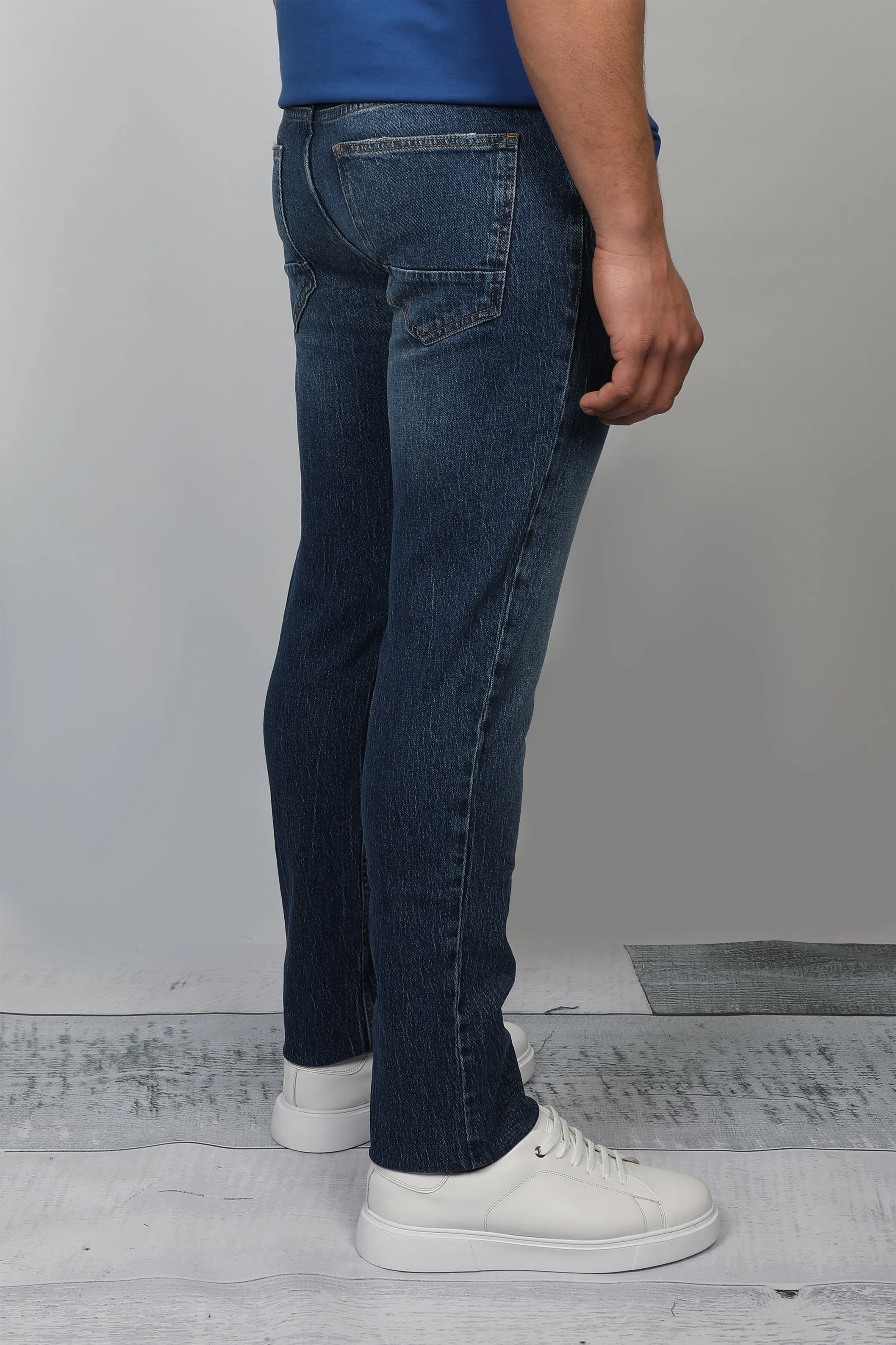 Slim Straight Washed Jeans